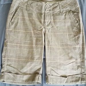 Bermuda baige plaid shorts